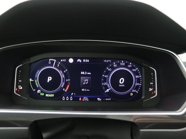 Volkswagen TIGUAN 1.4 TSI eHybrid R-Line Business 245PK DSG Panoramadak, Trekhaak, Leder, Matrix LED-Verlichting, Leder, 19" LM Velgen, Memorystoelen, Side Assist, Stoel-Stuurverwarming, 360gr. Camera