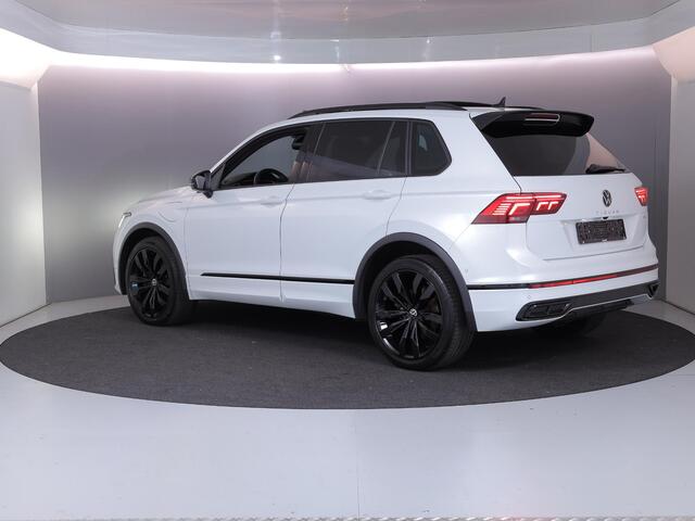 Volkswagen TIGUAN 1.4 TSI eHybrid R-Line Business 245 pk Automaat (DSG) | Navigatie | Panoramadak | Trekhaak (wegklapbaar) | Parkeersensoren (Park assist) | Rondomzicht camera | Head-up display | Black Style pakket | R-Line |