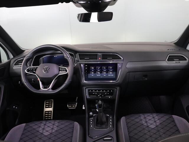 Volkswagen TIGUAN 1.4 TSI eHybrid R-Line Business 245 pk Automaat (DSG) | Navigatie | Panoramadak | Trekhaak (wegklapbaar) | Parkeersensoren (Park assist) | Rondomzicht camera | Head-up display | Black Style pakket | R-Line |