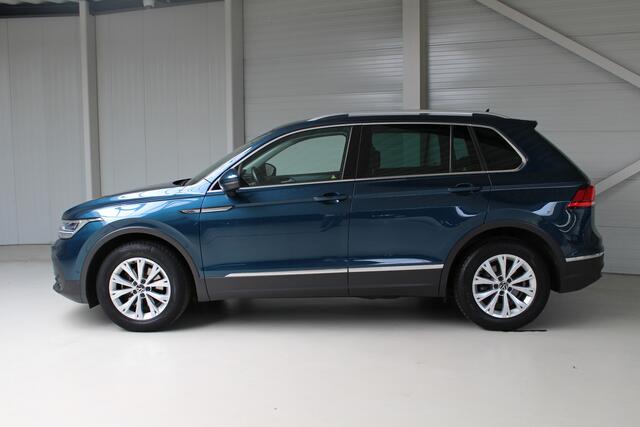 Volkswagen TIGUAN 1.5 TSI Elegance Apple Carplay | Parkeercamera | Stoelverwarming | Inklapbare buitenspiegels | Climate Control