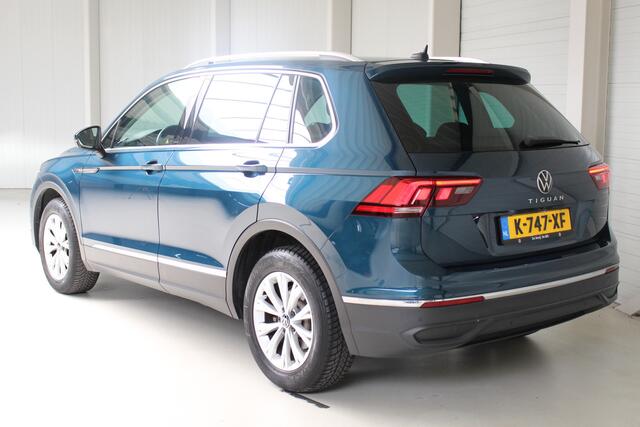 Volkswagen TIGUAN 1.5 TSI Elegance Apple Carplay | Parkeercamera | Stoelverwarming | Inklapbare buitenspiegels | Climate Control