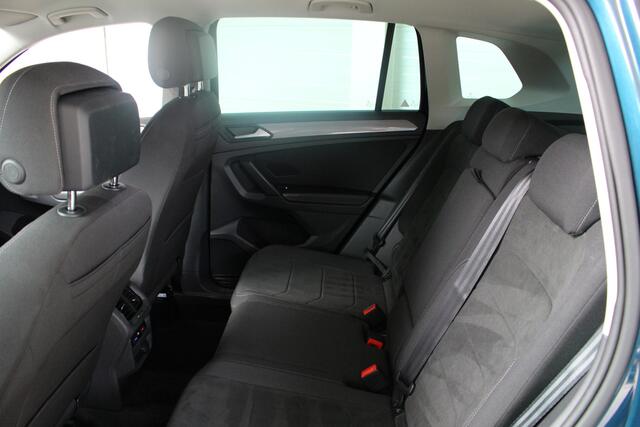 Volkswagen TIGUAN 1.5 TSI Elegance Apple Carplay | Parkeercamera | Stoelverwarming | Inklapbare buitenspiegels | Climate Control