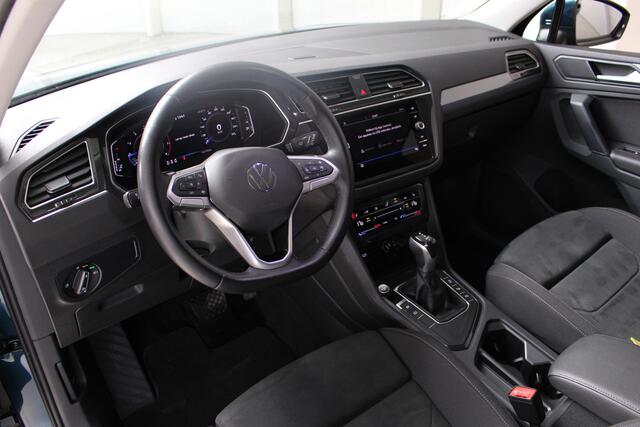 Volkswagen TIGUAN 1.5 TSI Elegance Apple Carplay | Parkeercamera | Stoelverwarming | Inklapbare buitenspiegels | Climate Control