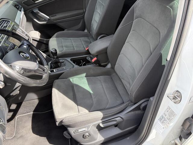 Volkswagen TIGUAN 1.4 TSI Comfortline / NAVI / PANORAMADAK / TREKHAAK / 155dkm! NAP !