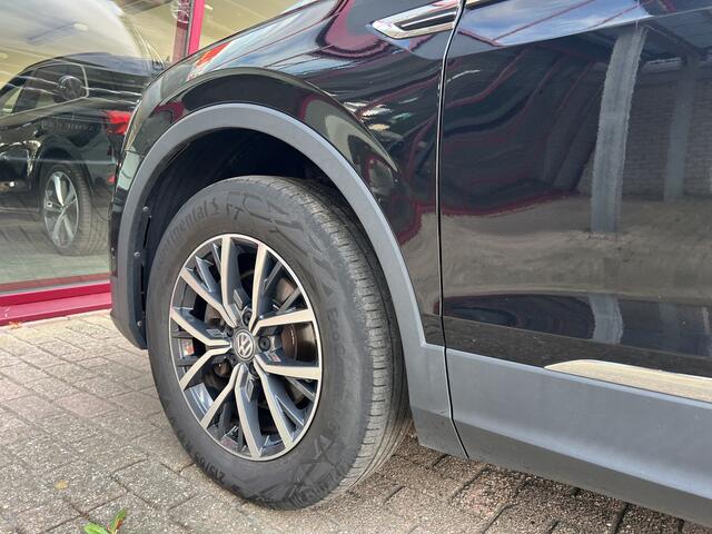 Volkswagen TIGUAN Allspace 1.5 TSI Comfortline Business 7p. | Trekhaak | ACC | PDC | Camera | Elek. klep | Carplay | Stoel/Stuurverw. |