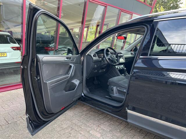 Volkswagen TIGUAN Allspace 1.5 TSI Comfortline Business 7p. | Trekhaak | ACC | PDC | Camera | Elek. klep | Carplay | Stoel/Stuurverw. |