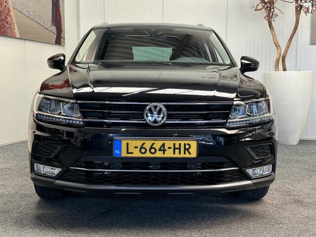 Volkswagen TIGUAN 2.0 TSI 4MOTION HIGHLINE NAVIGATIE ADAPTIVE CRUISE CONTROL PANORAMA SCHUIF/KANTELDAK APPLE CARPLAY/ANDROID RIJSTROOKSENSOREN 360 CAMERA TREKHAAK ZEER MOOI !!
