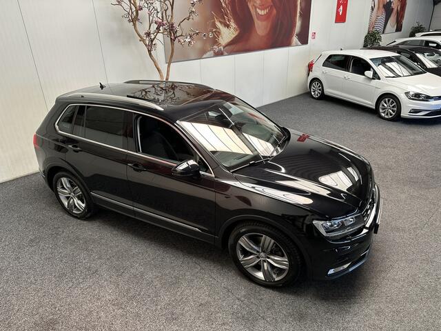 Volkswagen TIGUAN 2.0 TSI 4MOTION HIGHLINE NAVIGATIE ADAPTIVE CRUISE CONTROL PANORAMA SCHUIF/KANTELDAK APPLE CARPLAY/ANDROID RIJSTROOKSENSOREN 360 CAMERA TREKHAAK ZEER MOOI !!