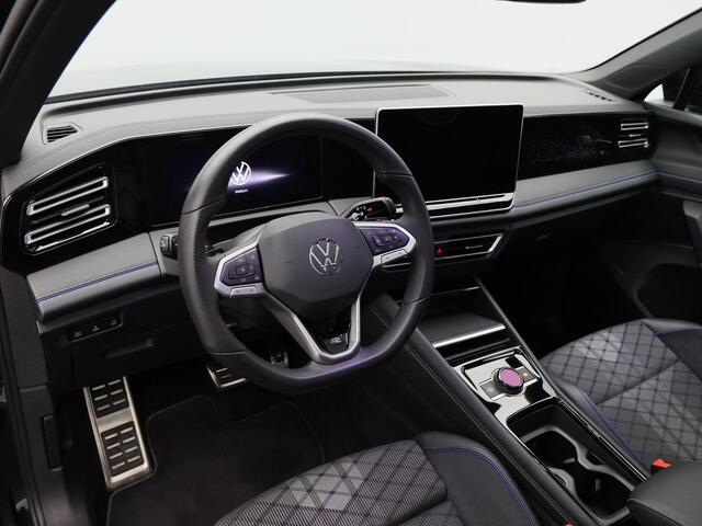 Volkswagen TIGUAN 1.5 204 Pk eHybrid R-Line | Black Style | Panoramadak | Adaptive Cruise | Trekhaak | Massage | Camera | CarPlay | 20 Inch| 34.103 Km !!