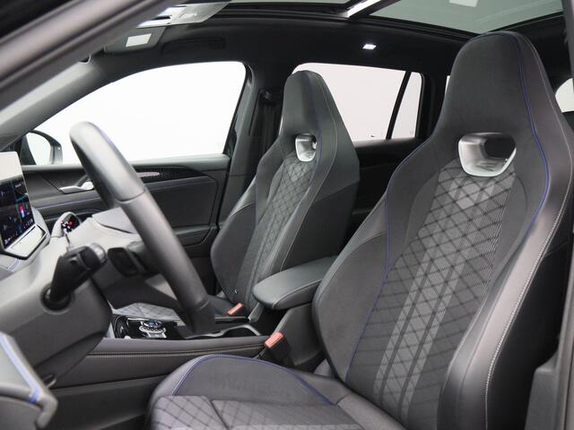 Volkswagen TIGUAN 1.5 204 Pk eHybrid R-Line | Black Style | Panoramadak | Adaptive Cruise | Trekhaak | Massage | Camera | CarPlay | 20 Inch| 34.103 Km !!