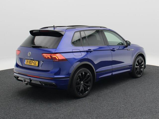 Volkswagen TIGUAN 1.5 TSi 150 Pk Automaat R-Line | Black Style | Head UP | 360 Camera | Stuur/Stoelverwarming | Panoramadak | Harm/Kardon Audio | Trekhaak | 20 Inch | 42.457 Km !!