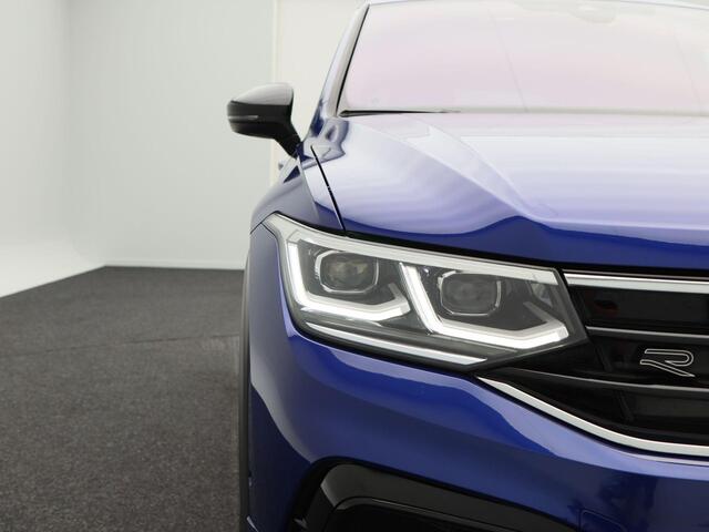 Volkswagen TIGUAN 1.5 TSi 150 Pk Automaat R-Line | Black Style | Head UP | 360 Camera | Stuur/Stoelverwarming | Panoramadak | Harm/Kardon Audio | Trekhaak | 20 Inch | 42.457 Km !!