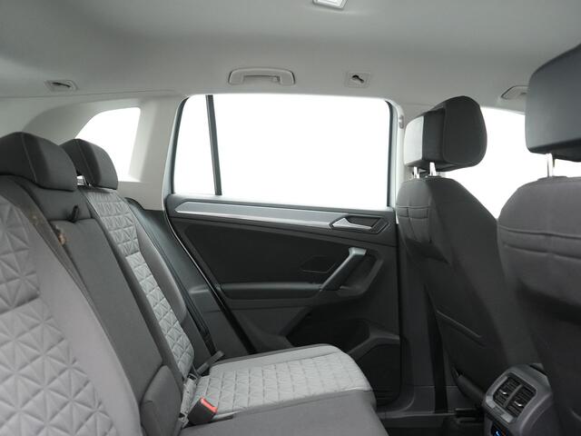Volkswagen TIGUAN 1.4 TSI eHybrid Life PHEV 245pk | Trekhaak Af Fabriek | Adaptive Cruise | Stoelen & Stuur Verwarmd | Navigatie | Virtual Cockpit | DAB | Plug In Hybrid |