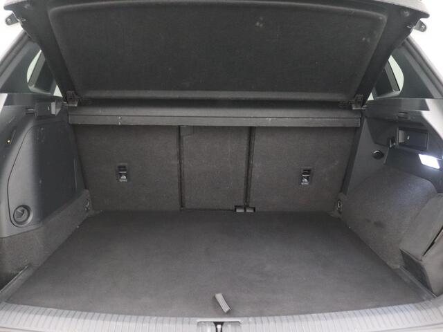 Volkswagen TIGUAN 1.4 TSI eHybrid R-Line Business 245PK DSG Panoramadak, Trekhaak, Leder, Memorystoel, 360gr. Camera, Black Style, 20" LM Velgen, Matrix-LED Verlichting, Stoel-stuurverwarming, DCC