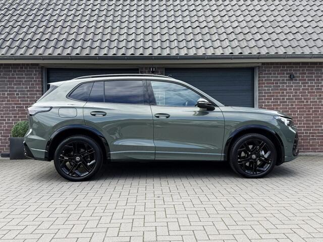 Volkswagen TIGUAN 1.5 E HYBRID R-LINE PANO TREKHAAK HK BLACK STYLE