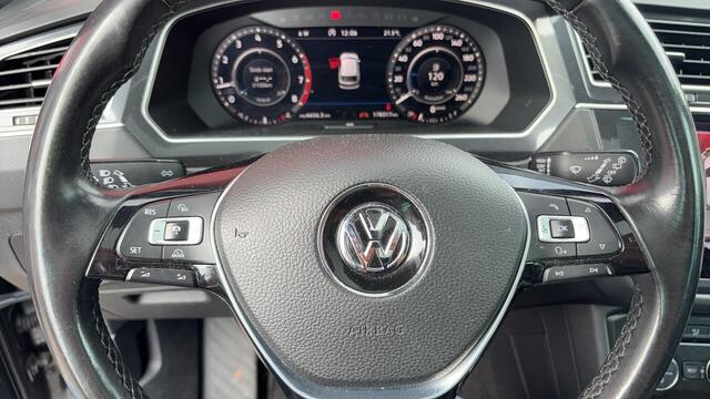 Volkswagen TIGUAN 1.4 TSI Comfortline Business R PANORAMADAK / STOELVERW / KEYLESS / 360GR CAMERA / CARPLAY / NAVI / CLIMA / NL-AUTO