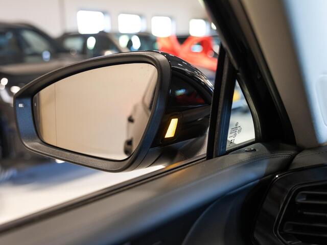 Volkswagen TIGUAN 1.5 eHybrid Life Edition / 204pk / Achteruitrij camera / Dodehoek herkenning / CarPlay /