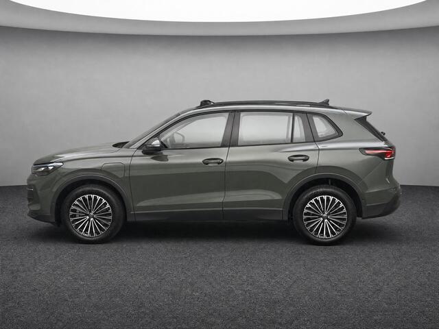 Volkswagen TIGUAN 1.5 204pk DSG eHybrid Life Edition · Panoramadak · Camera · Wegklapbare Trekhaak · Apple/Android Car Play · Navigatie · 18'' Inch ·