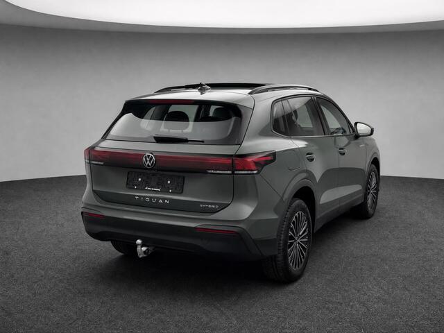 Volkswagen TIGUAN 1.5 204pk DSG eHybrid Life Edition · Panoramadak · Camera · Wegklapbare Trekhaak · Apple/Android Car Play · Navigatie · 18'' Inch ·