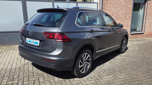 Volkswagen TIGUAN 2.0 TSI 4Motion Highline Navi, 180pk Cam 360, EL Klep, Dodehoek, EL Trekhaak, Winterpack, Head-Up, Xenon