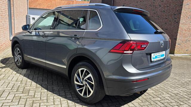 Volkswagen TIGUAN 2.0 TSI 4Motion Highline Navi, 180pk Cam 360, EL Klep, Dodehoek, EL Trekhaak, Winterpack, Head-Up, Xenon