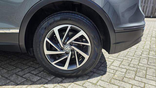 Volkswagen TIGUAN 2.0 TSI 4Motion Highline Navi, 180pk Cam 360, EL Klep, Dodehoek, EL Trekhaak, Winterpack, Head-Up, Xenon