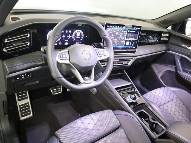 Volkswagen TIGUAN 1.5 eHybrid R-Line Edition 204 pk Automaat (DSG) | Verlengde garantie | Navigatie | Panoramadak | Trekhaak (wegklapbaar) | Parkeersensoren (Park assist) | Rondomzicht camera | Black Style pakket | R-Line |