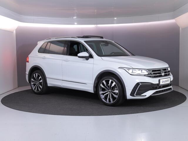 Volkswagen TIGUAN 1.4 TSI eHybrid R-Line Business 245 pk Automaat (DSG) | Navigatie | Panoramadak | Park assist | Rondomzicht camera | Head-up display | Lederen bekleding | Elektr. voorstoelen met geheugen | R-Line |