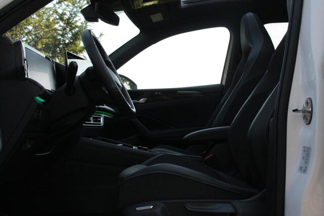 Volkswagen TIGUAN 1.5 eHybrid R-Line Business | IQ | Pano | Trekhaak | 360° cam | Elek. klep