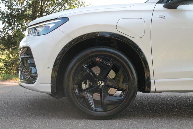 Volkswagen TIGUAN 1.5 eHybrid R-Line Business | IQ | Pano | Trekhaak | 360° cam | Elek. klep