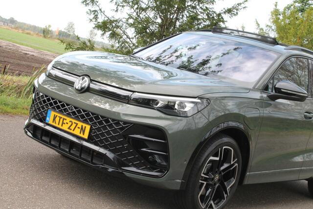 Volkswagen TIGUAN 1.5 eHybrid R-Line Business | IQ | Pano | Trekhaak | 360° cam