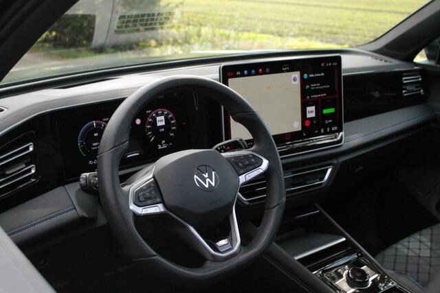 Volkswagen TIGUAN 1.5 eHybrid R-Line Business | IQ | Pano | Trekhaak | 360° cam