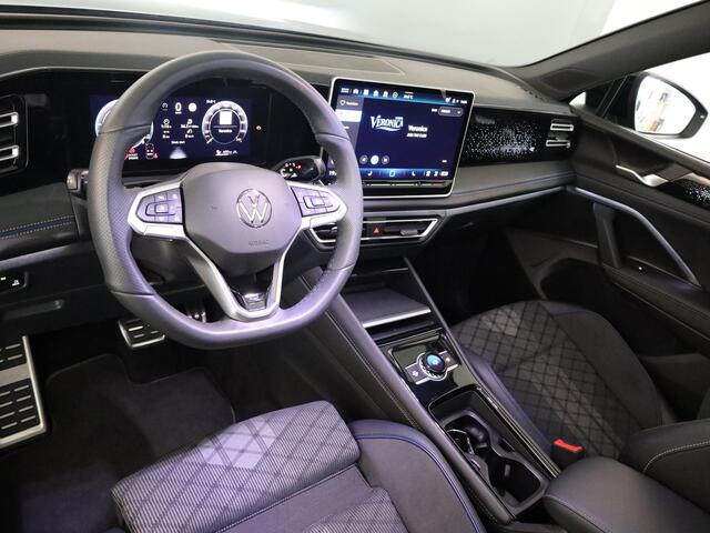 Volkswagen TIGUAN 1.5 eHybrid R-Line Edition 272 pk Automaat (DSG) | Verlengde garantie | Navigatie | Panoramadak | Trekhaak (wegklapbaar) | Parkeersensoren (Park assist) | Rondomzicht camera | R-Line |