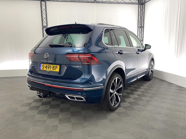 Volkswagen TIGUAN 1.4 TSI eHybrid R-Line Business+ | Apple carplay | Panodak | Trekhaak | Navi | IQ Light | Camera | ACC