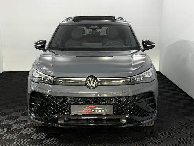 Volkswagen TIGUAN 1.5 eHybrid R-Line Plug-in Panoramadak, 360 Camera, Trekhaak, Leder, Head-up display, Elektrische achterklep, Winterpakket, Memory stoelen, 2 jaar garantie