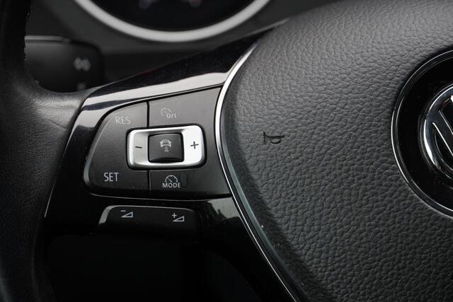 Volkswagen TIGUAN 1.4 TSI Connected Series Trekhaak Navi Carplay Adaptieve Cruise