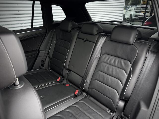 Volkswagen TIGUAN R-Line eHybrid | Panorama | Head-Up | trekhaak | ACC |