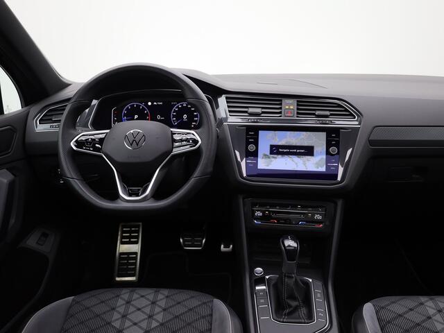 Volkswagen TIGUAN 1.5 TSI R-Line Business+ | Panodak | Apple Carplay / Android | IQ Light | Camera | Prijs Rijklaar !!