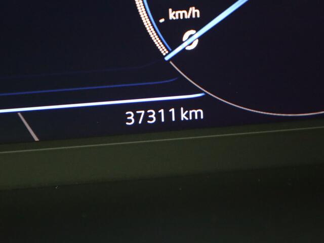 Volkswagen TIGUAN 1.5 TSI R-Line Business+ | Panodak | Apple Carplay / Android | IQ Light | Camera | Prijs Rijklaar !!