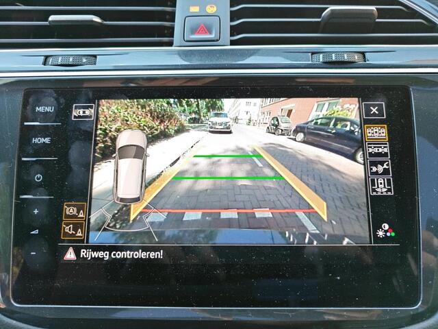 Volkswagen TIGUAN 1.5 TSI R-Line Business+ / AUTOMAAT/ PANO/ TREKHAAK/ LEER/ ACC/ STUUR+STOELVERWARM./ PARK.SENSOR.V+A/ CAMERA/ APP-CONNECT/ DIGITAL DASH/ NAVI/ CLIMA/ LED