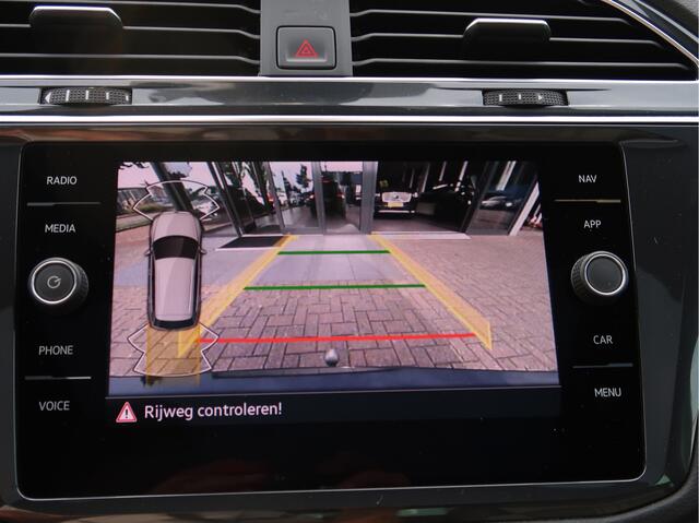 Volkswagen TIGUAN 1.4 TSI eHybrid R-Line Business+ | Panorama | Trekhaak | Camera |
