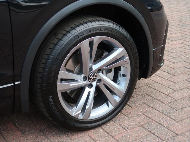 Volkswagen TIGUAN 1.4 TSI eHybrid R-Line Business+ | Panorama | Trekhaak | Camera |