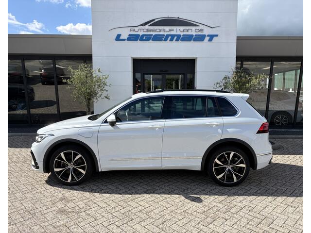 Volkswagen TIGUAN R-Line eHybrid | Camera | Panoramadak | IQ lights | 20 inch