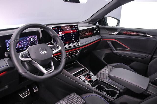 Volkswagen TIGUAN 1.5 eHybrid R-Line Edition 272pk DSG Automaat, Trekhaak, Panoramadak, Head-up display, Adaptive cruise control, Stoelverwarming, Stuurverwarming, App-connect, Dodehoeksensoren, Parkeersensoren, Elektrische achterklep