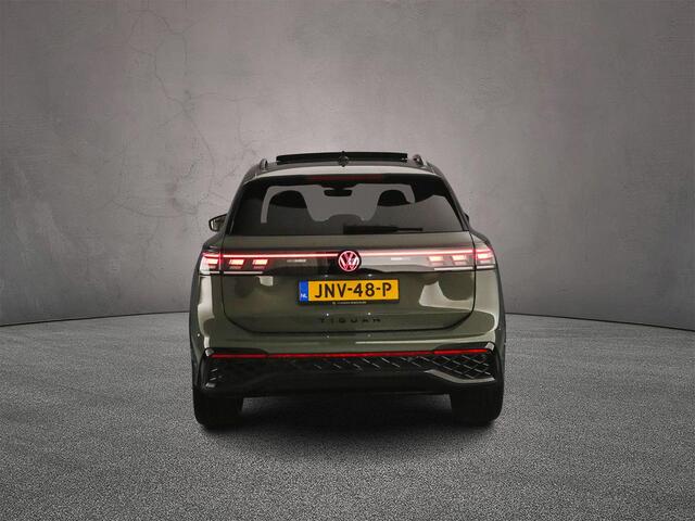 Volkswagen TIGUAN 1.5 eHybrid R-Line Edition 272pk DSG Automaat, Trekhaak, Panoramadak, Head-up display, Adaptive cruise control, Stoelverwarming, Stuurverwarming, App-connect, Dodehoeksensoren, Parkeersensoren, Elektrische achterklep