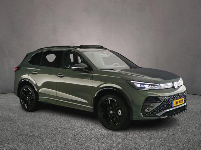 Volkswagen TIGUAN 1.5 eHybrid R-Line Edition 272pk DSG Automaat, Trekhaak, Panoramadak, Head-up display, Adaptive cruise control, Stoelverwarming, Stuurverwarming, App-connect, Dodehoeksensoren, Parkeersensoren, Elektrische achterklep
