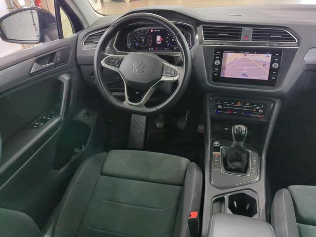 Volkswagen TIGUAN 1.5 TSI 130pk Life Business / Navigatie / Stoelverwarming / Camera