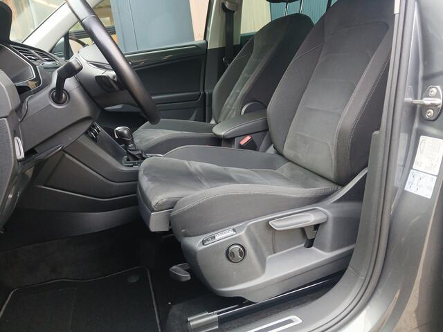 Volkswagen TIGUAN 1.5 TSI ACT Highline / trekhaak wegklapbaar / apple carplay / virtual cockpit / full led