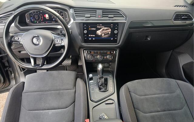 Volkswagen TIGUAN 1.5 TSI ACT Highline / trekhaak wegklapbaar / apple carplay / virtual cockpit / full led