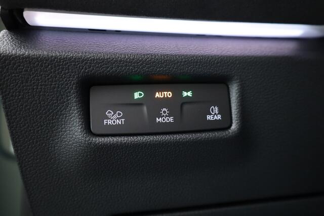 Volkswagen TIGUAN 1.5 eHybrid R-Line Edition | Rijklaar! | Pano | Adapt. Cruise | CarPlay | HUD | IQ. Light | 360cam | Stoelverw. + Massage |